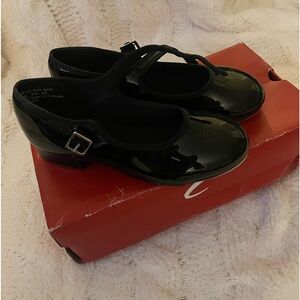 Girl Tap Shoes size 4 1/2 M